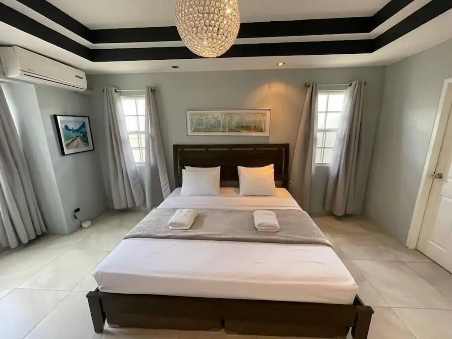 Pool and Jacuzzi Vacation Home