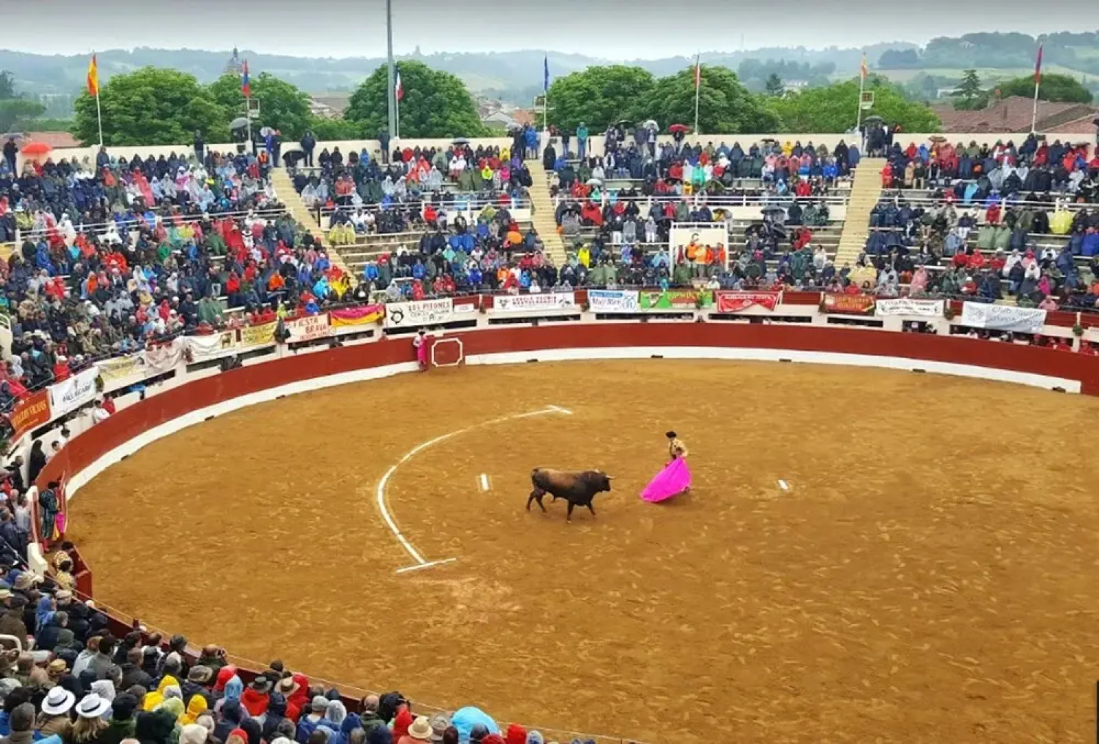 House With 3 Bedrooms in Vic-fezensac, With Wifi - 146 km From the Slo