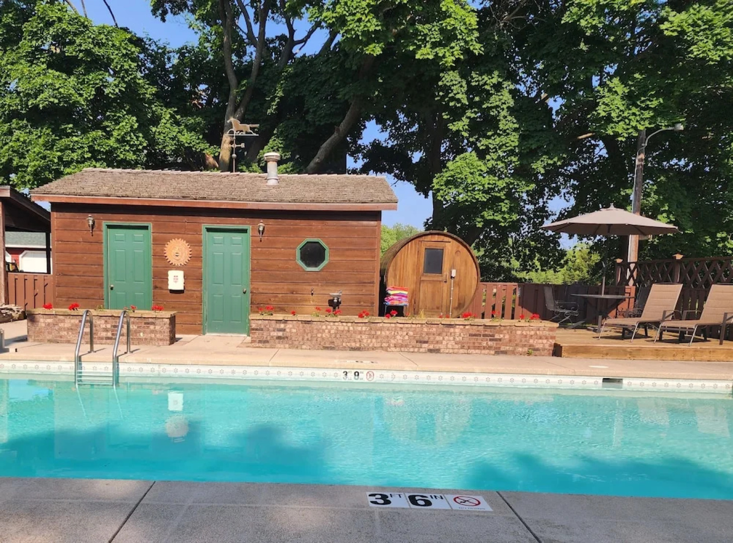 Chanticleer Guest House