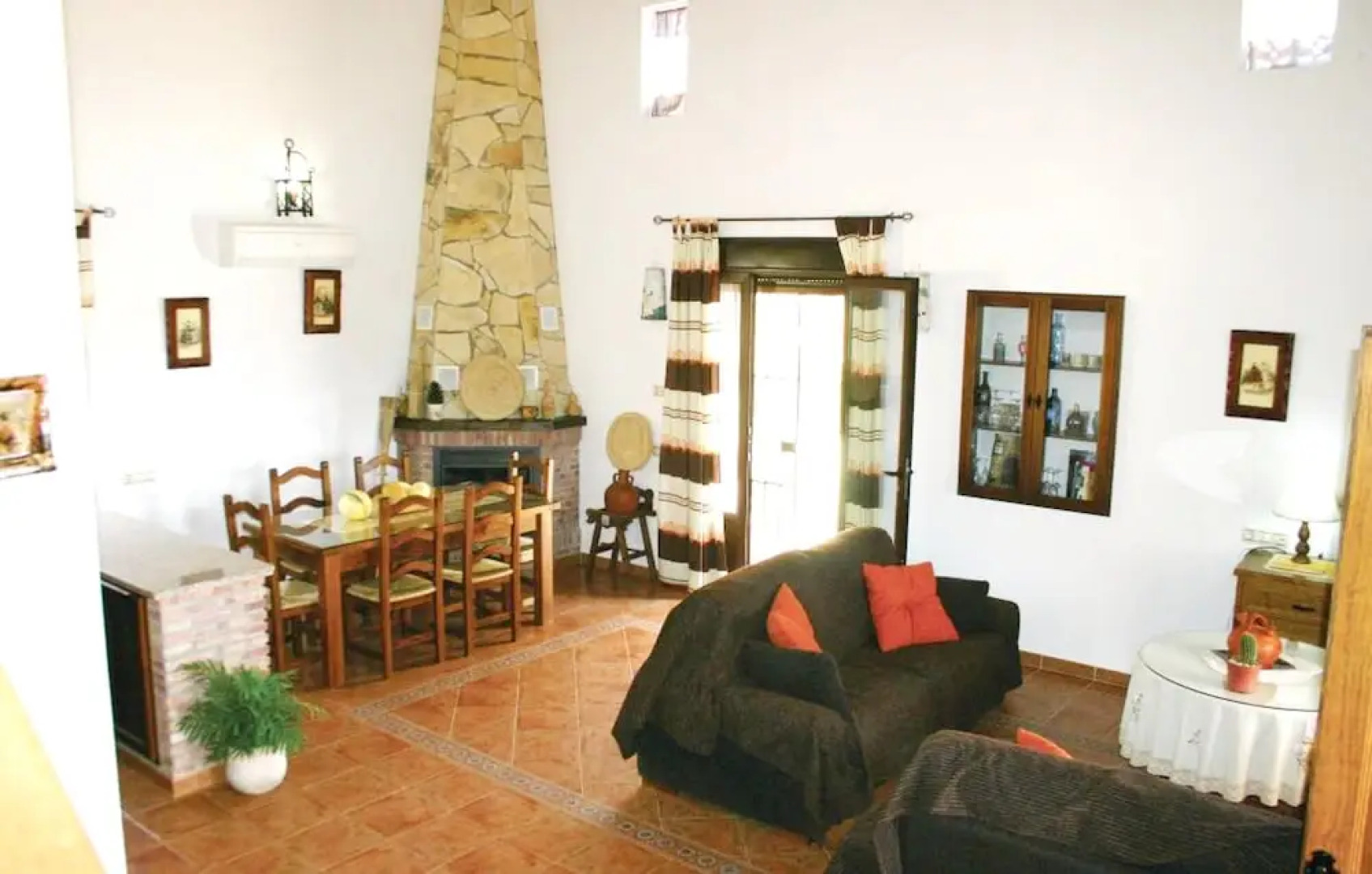 House With 2 Bedrooms in El Gastor, With Wonderful Lake View, Private