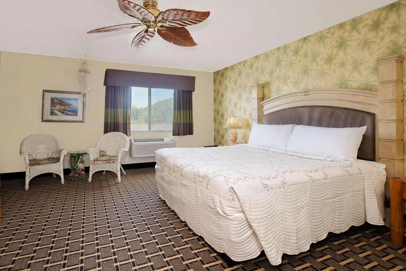 Super 8 by Wyndham Cloquet