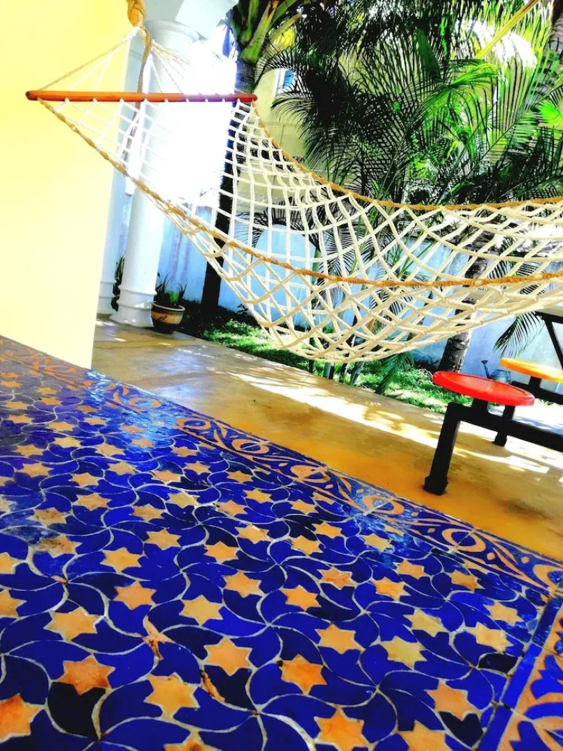 Bahama Breeze Beach Apartment B&B