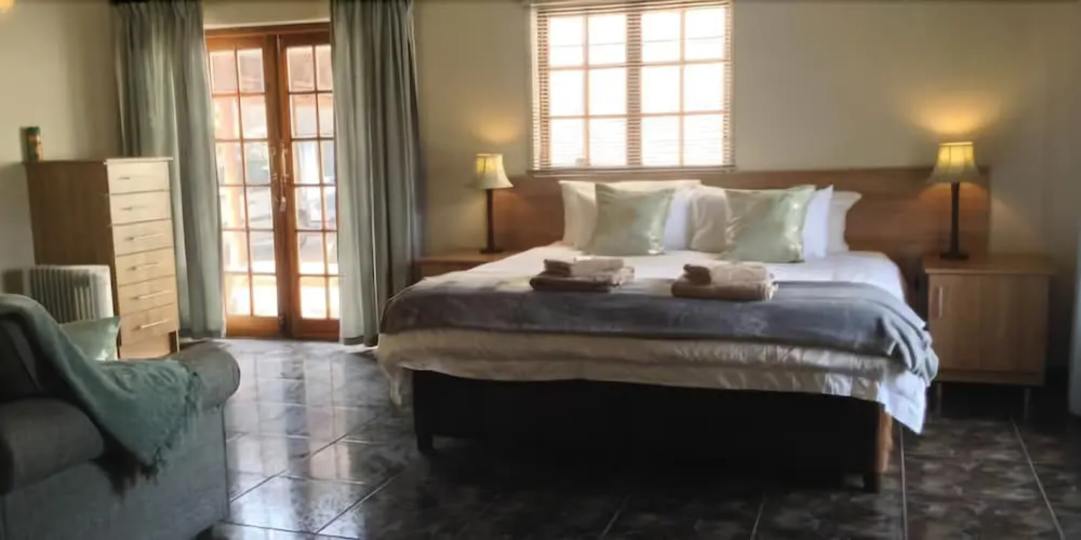 12 on Vaal Drive Guesthouse