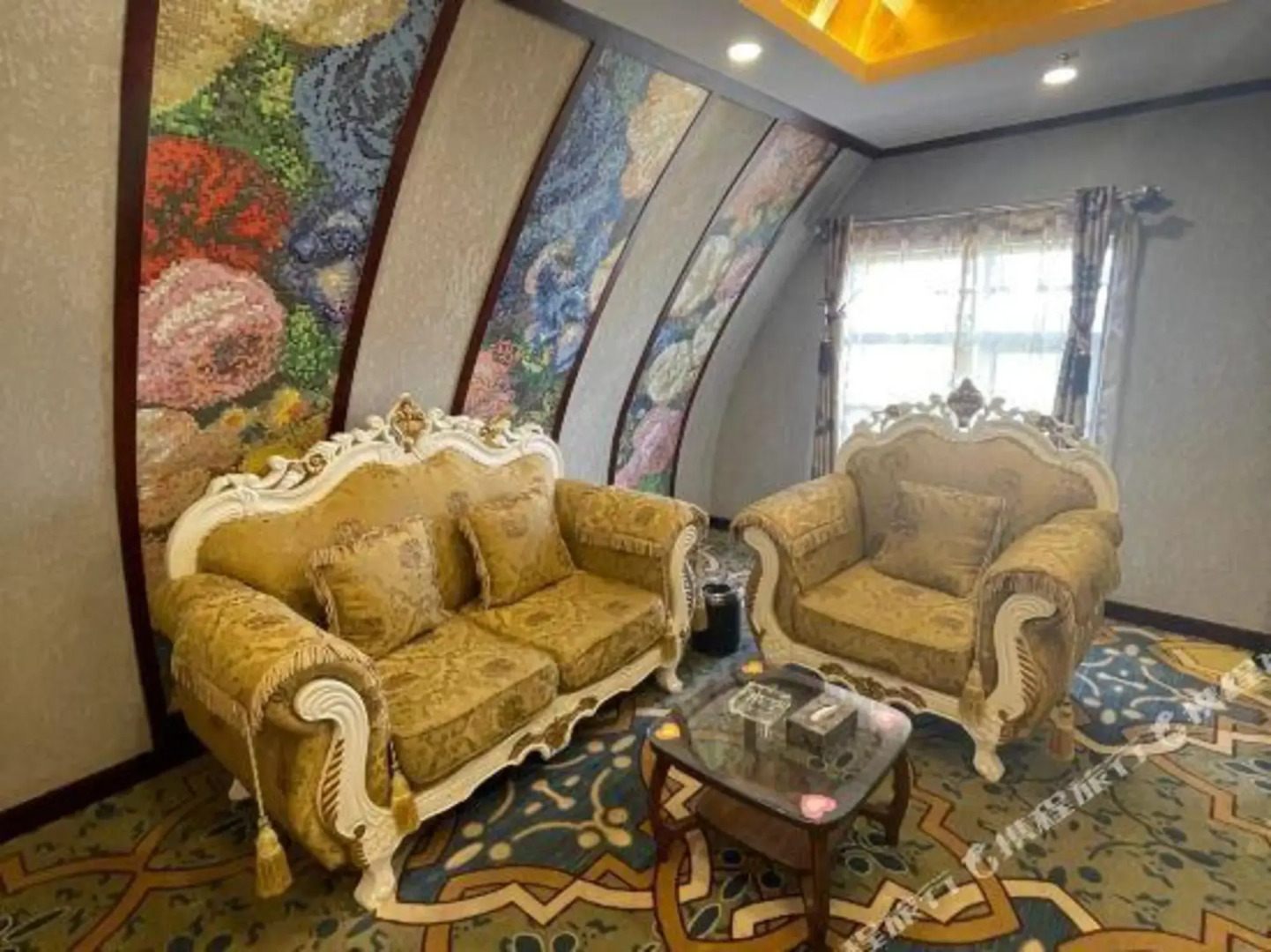 Friendship Peak Holiday Hotel