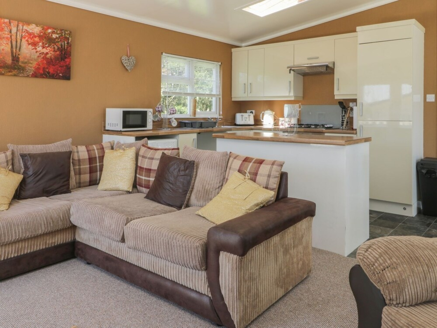 Impeccable 3-Bed Lodge At Cayton Bay Holiday Park