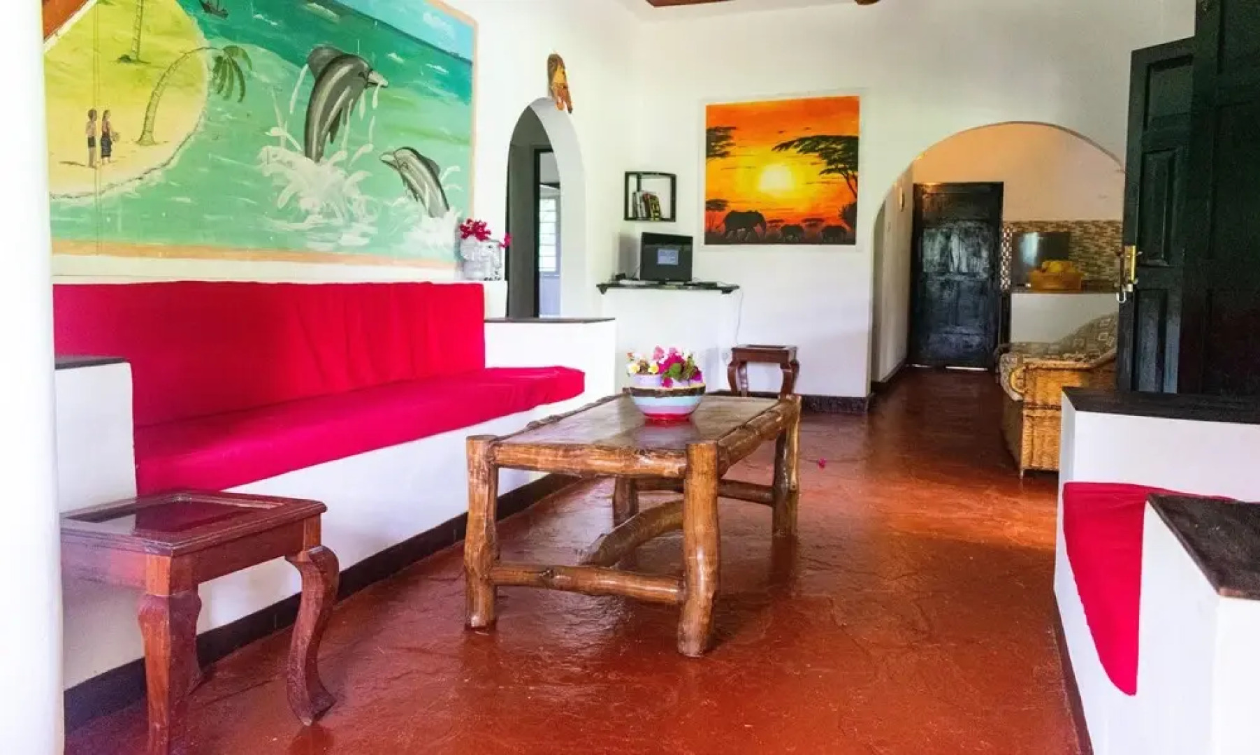 Villa Dora and Holly