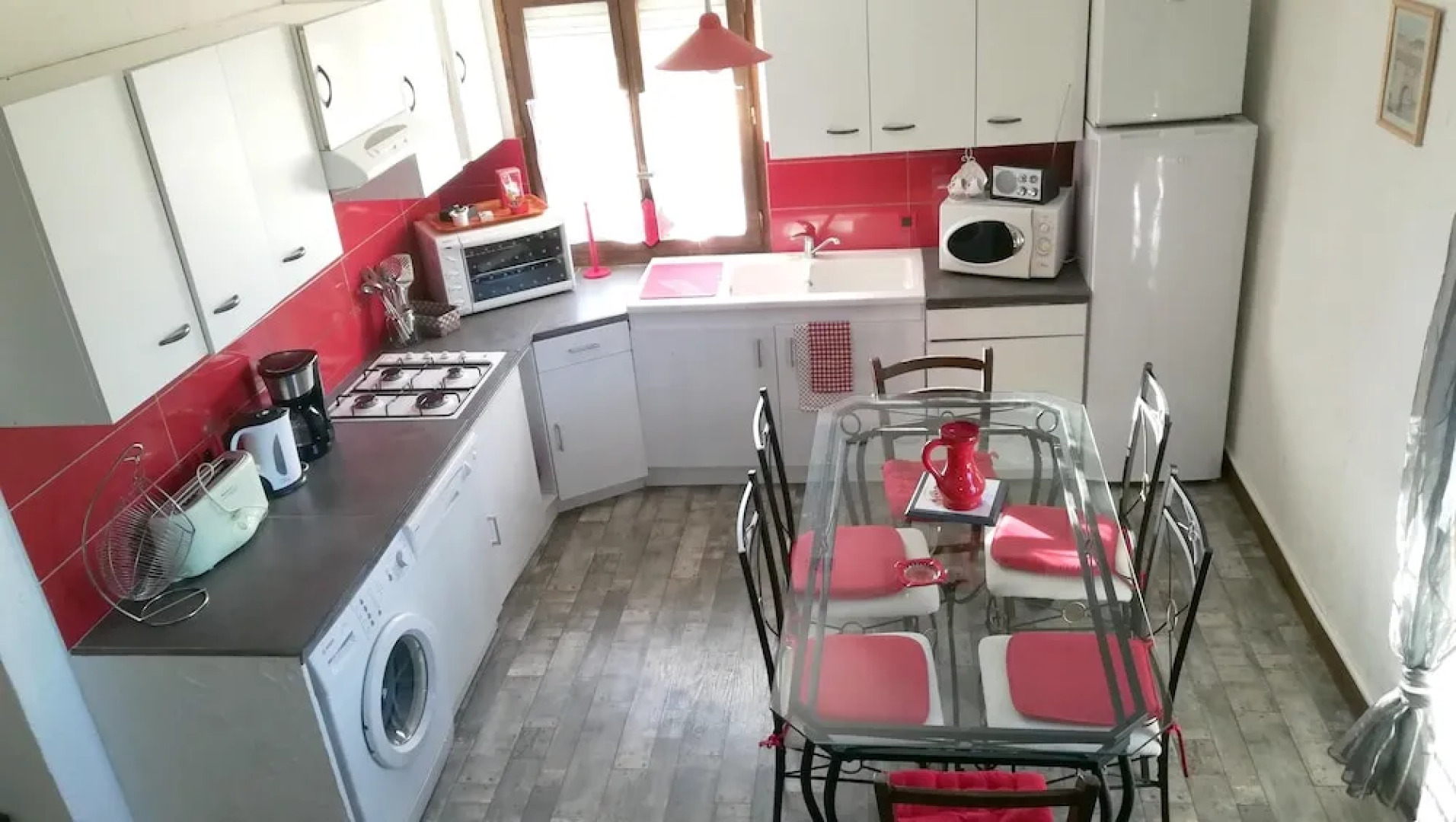 House With 3 Bedrooms in Villeneuve, With Enclosed Garden and Wifi