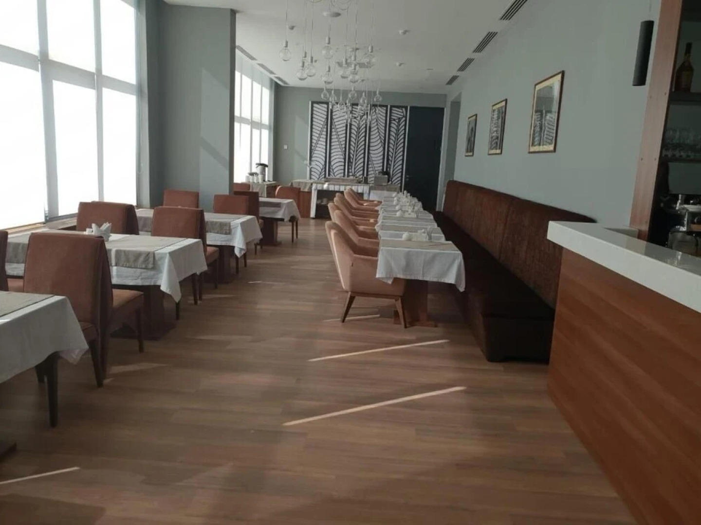 Отель The Square