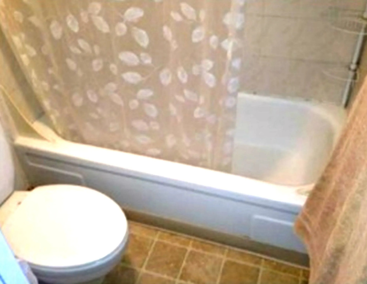 Waikiki Banyan - Walk to the Beach