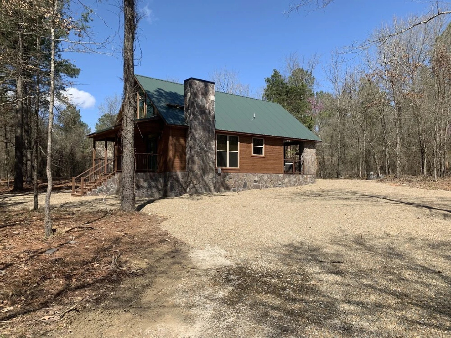Standing Bear Studio Cabin With Hot Tub on the Deck by Redawning
