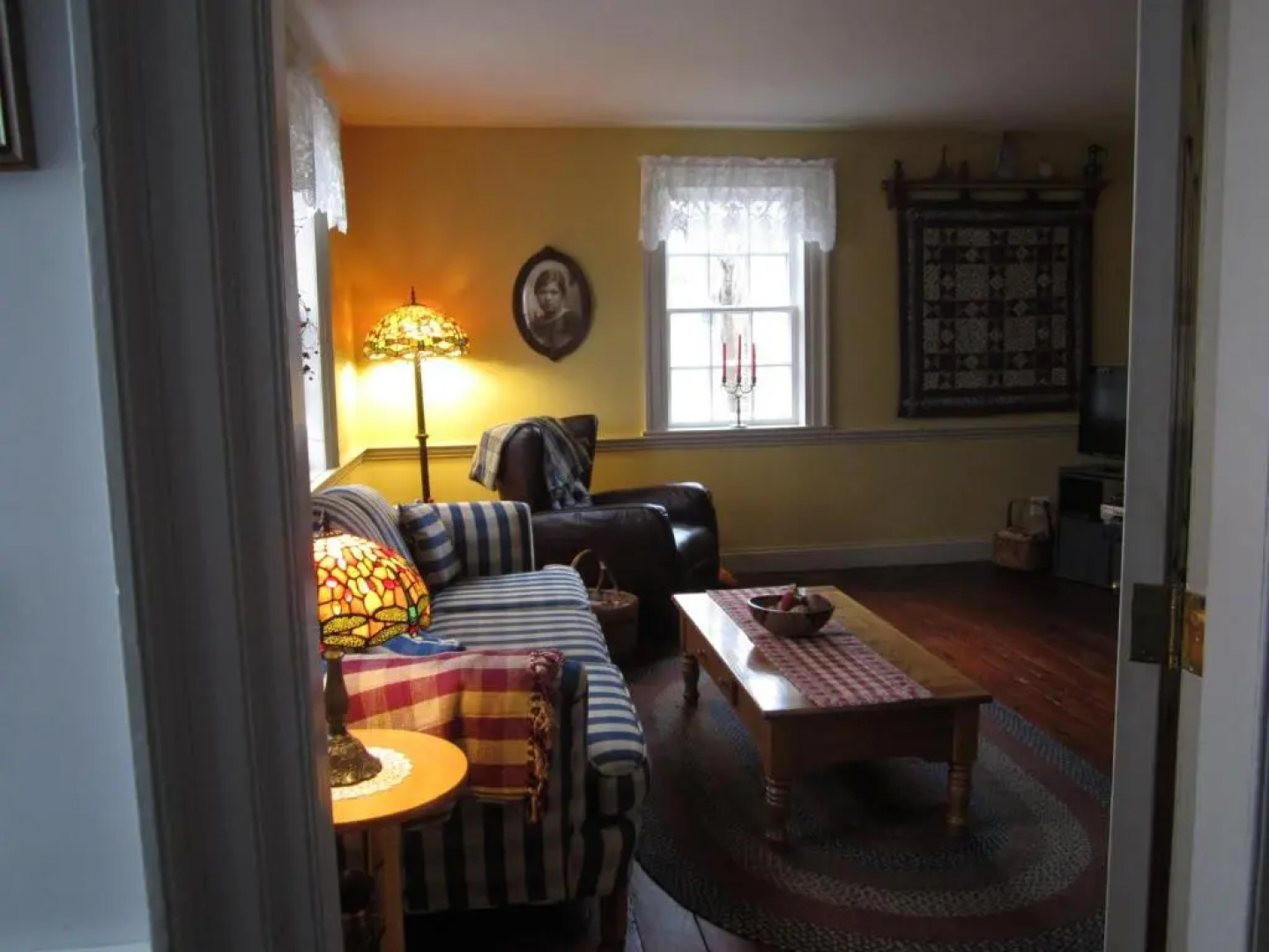 Grand Oak Manor Bed & Breakfast