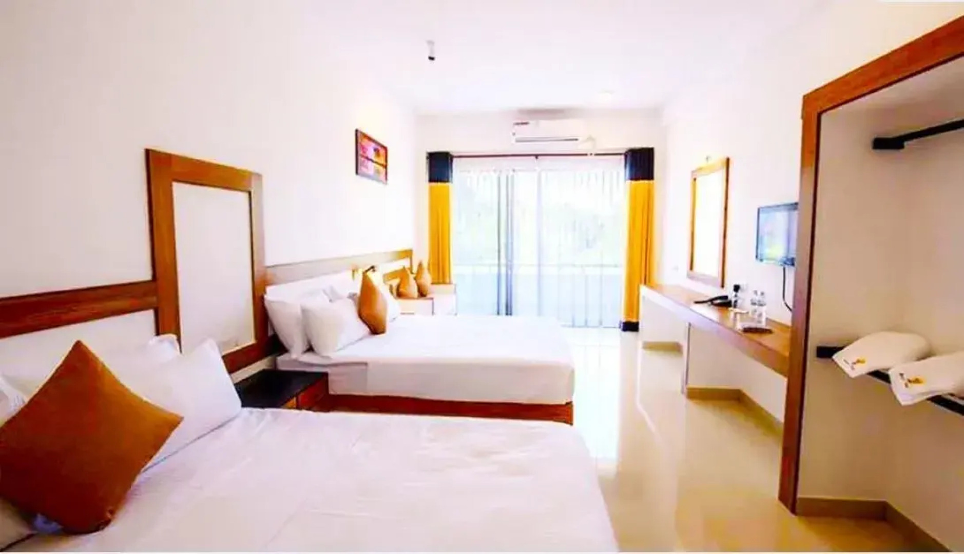 G.M.T. Sorabora Village Hotel