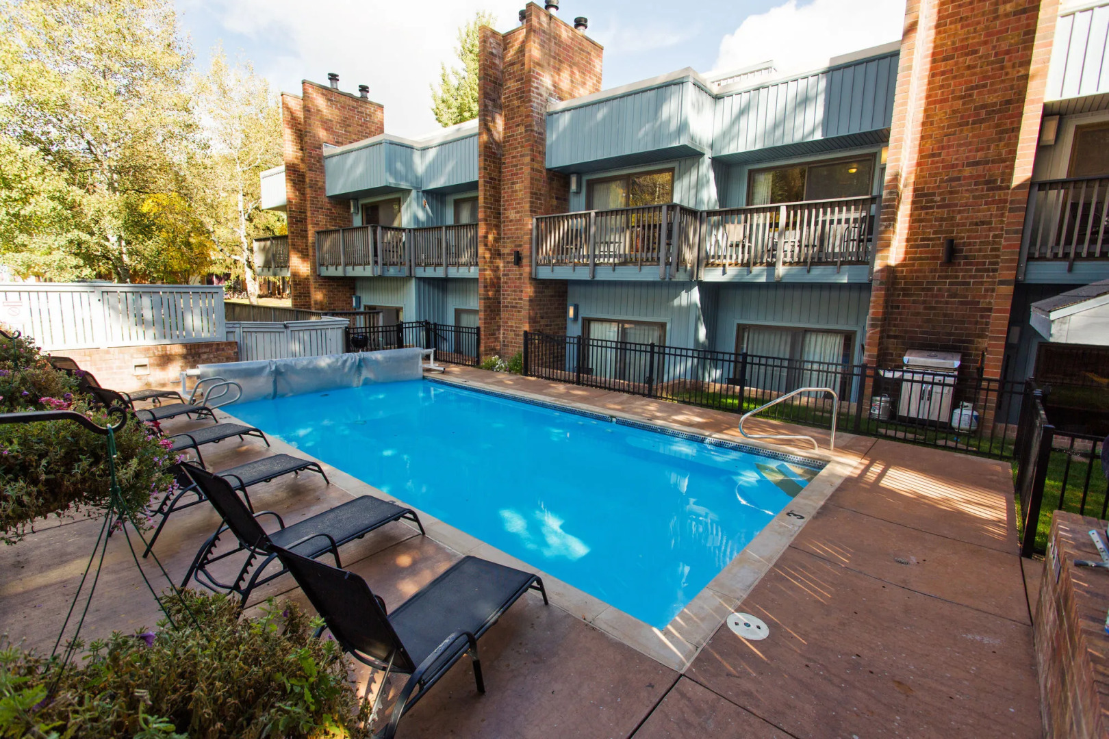 Shadow Mountain Lodge