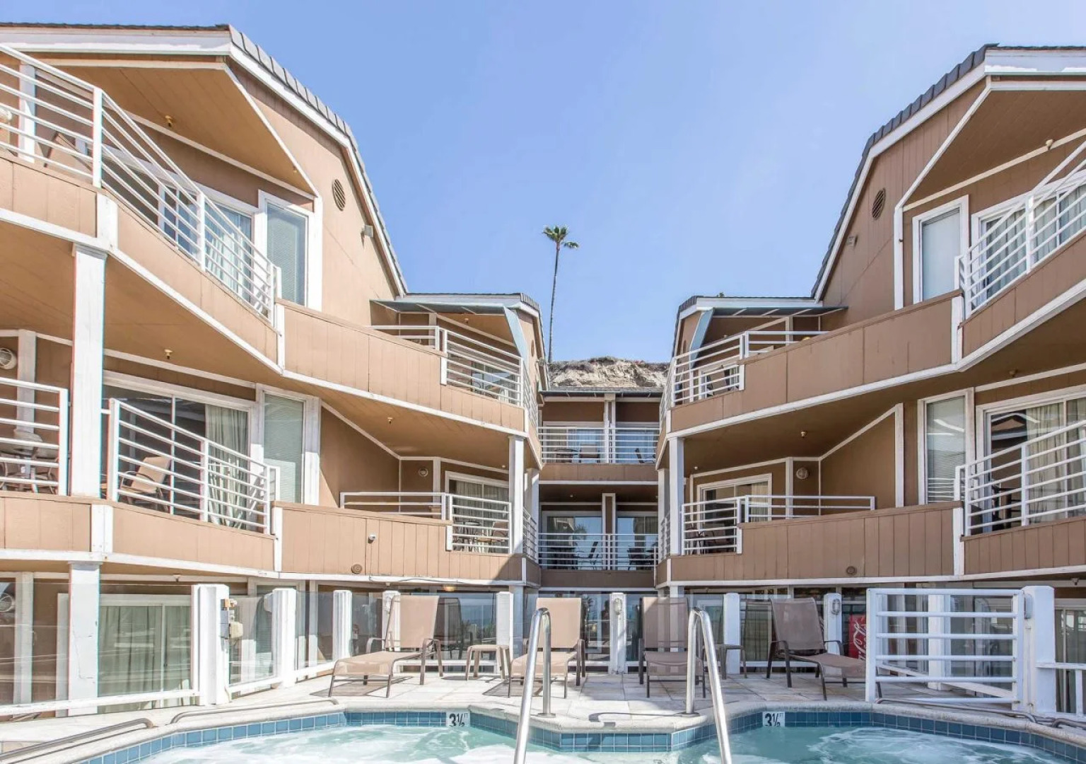 Beachfront Inn and Suites at Dana Point