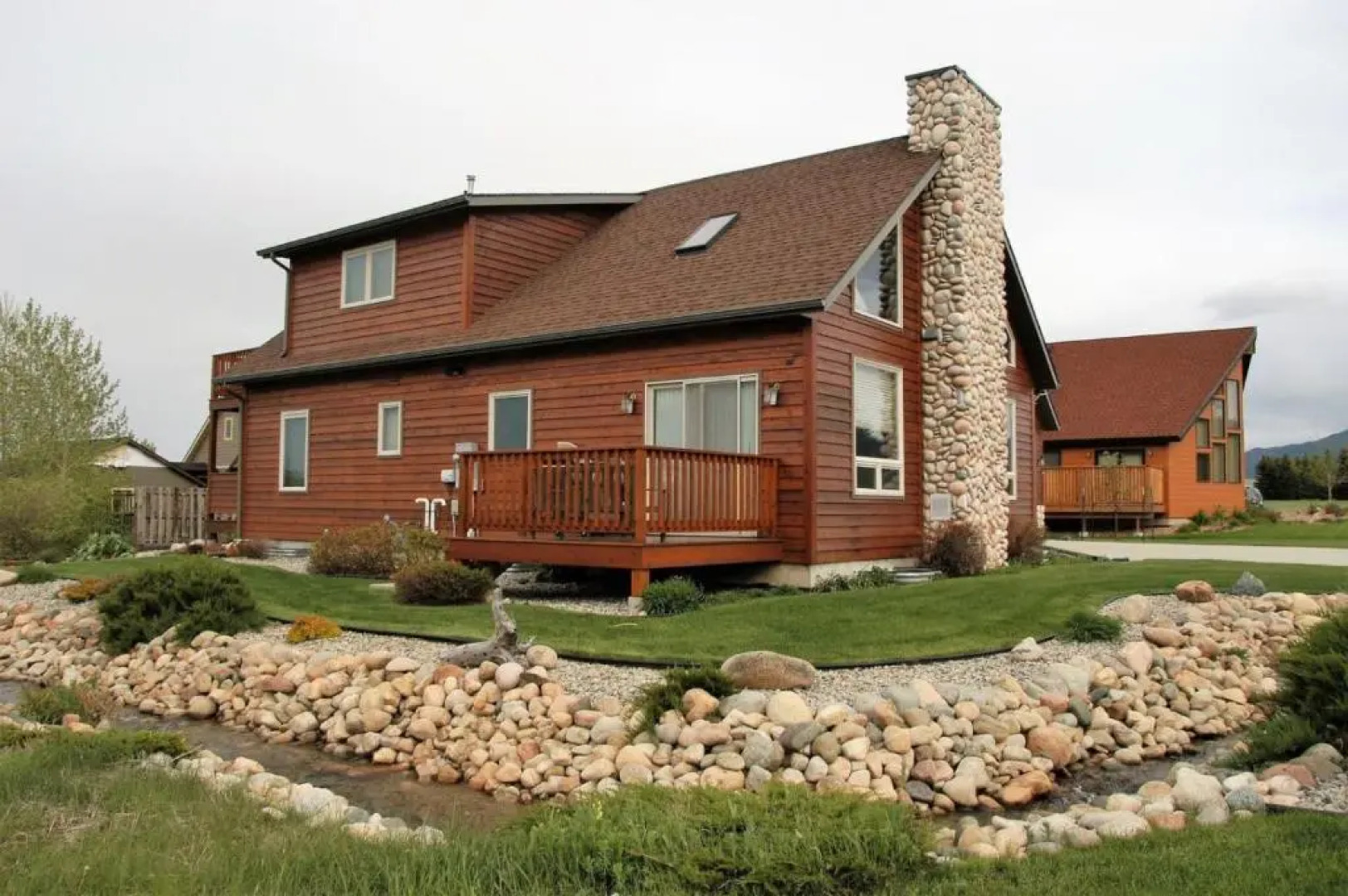 Mountain-view-tee-and-ski