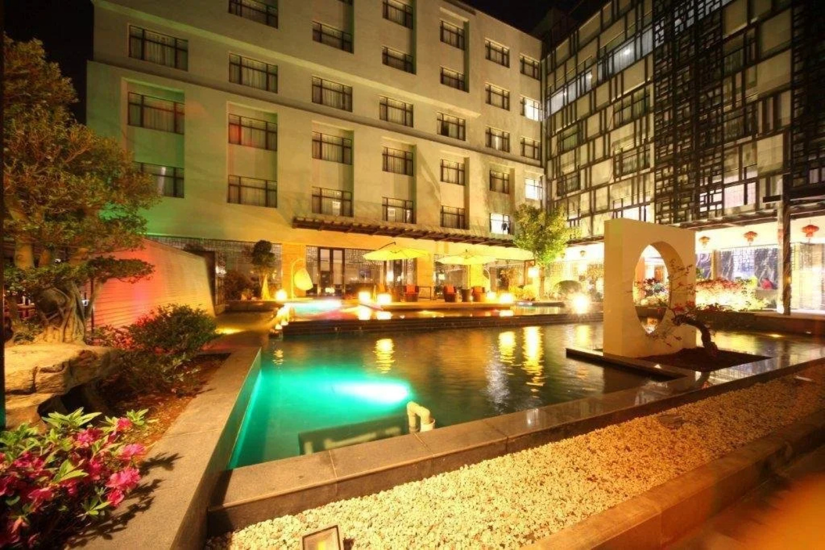 Oriental Xuanyi Holiday Hotel