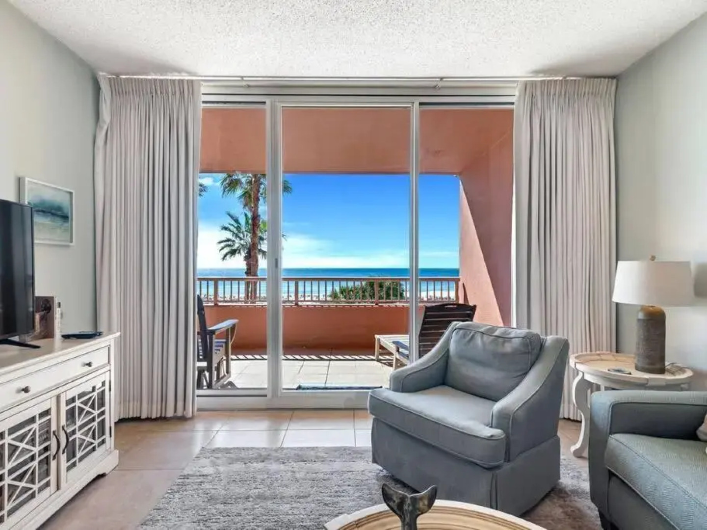 The Beach Club Doral 306 - Spacious Beachfront Condo!