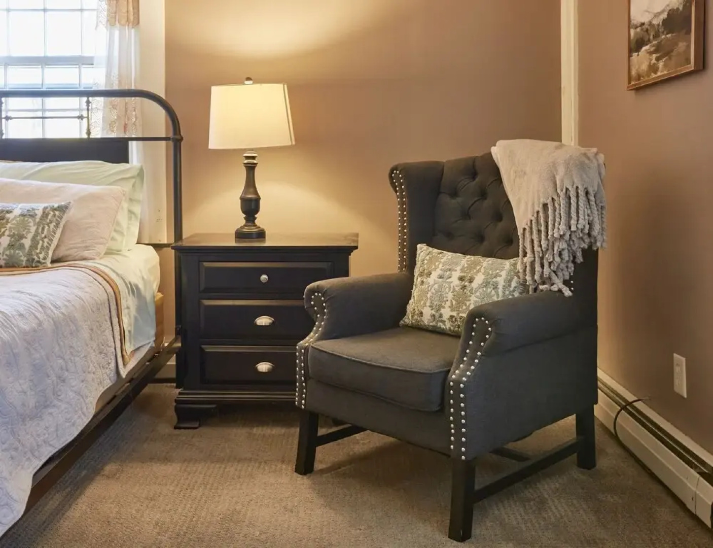 Home Near Hiking Biking w Hottub 6 Bedrooms