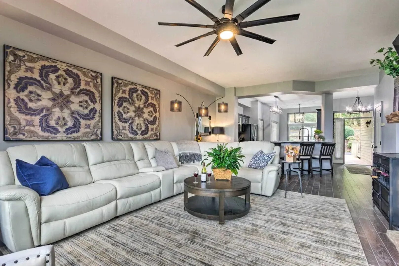 Modern Mountain-view Smokies Retreat w/ Balcony