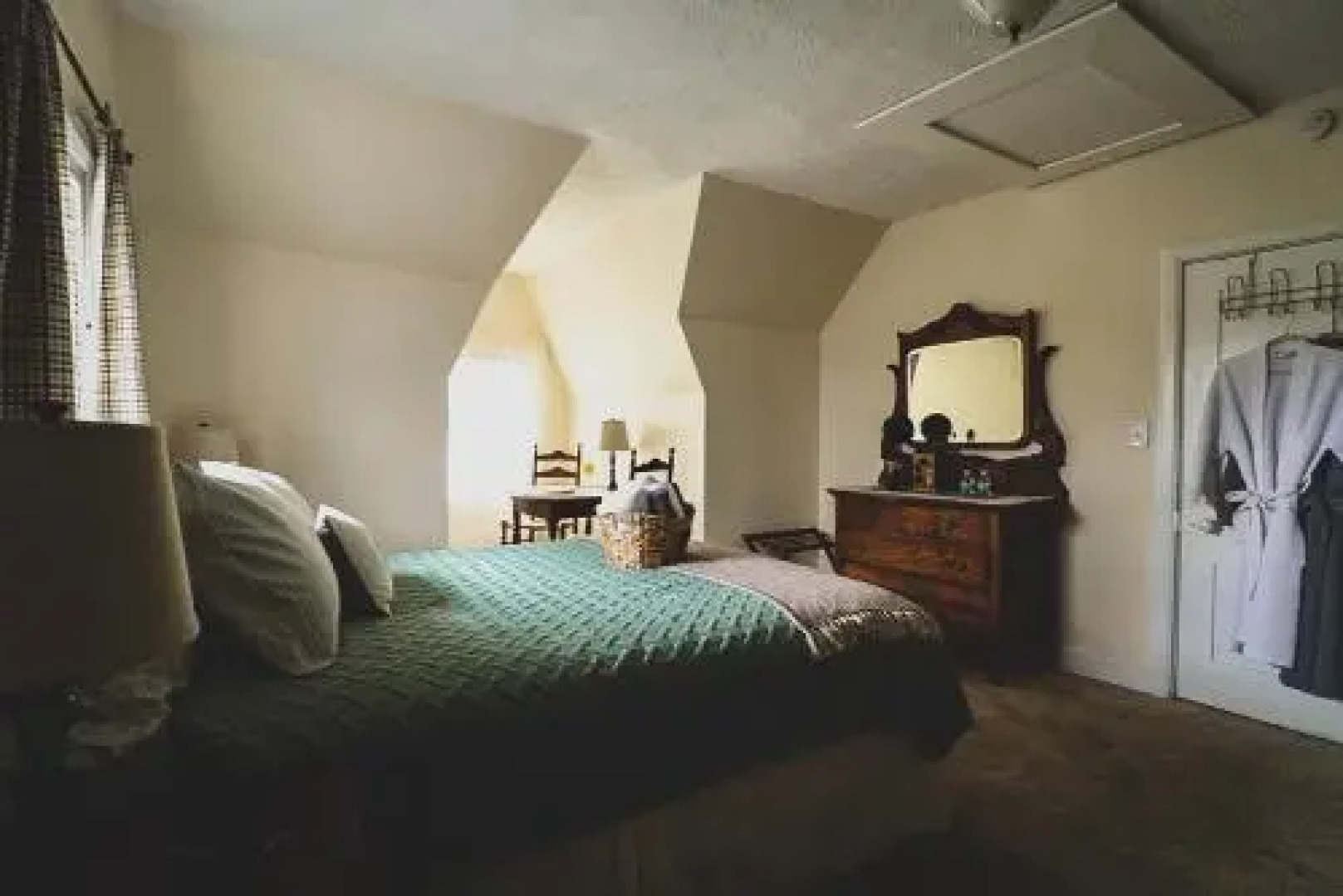 The House at Seven Oaks