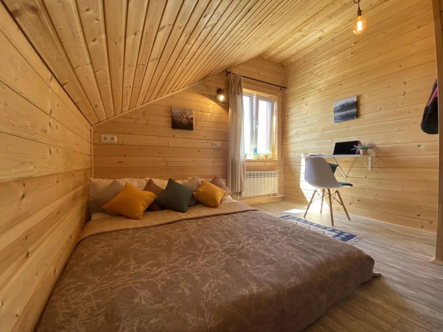 Уютный двухэтажный дом