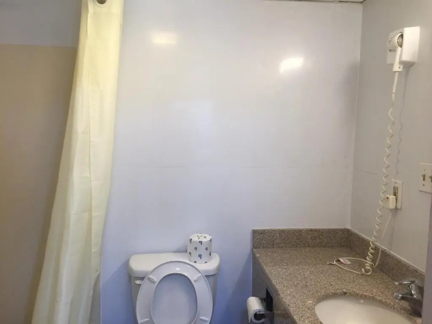 Econo Lodge Inn & Suites Lake Harmony - Pocono Mountains Area