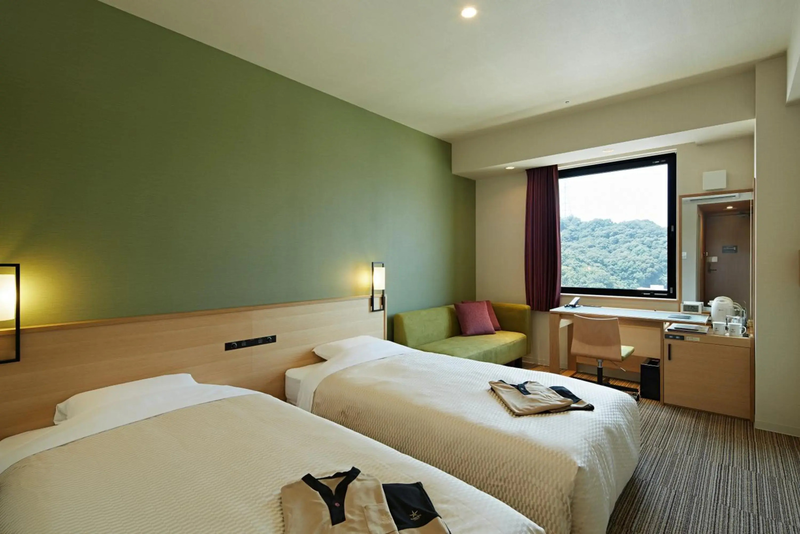 Candeo Hotels Matsuyama Okaido