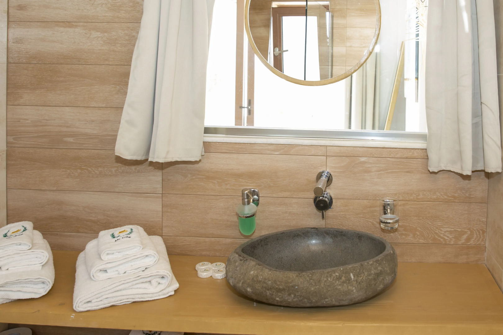 Alia Suites & Alia Beachfront Suites and Spa