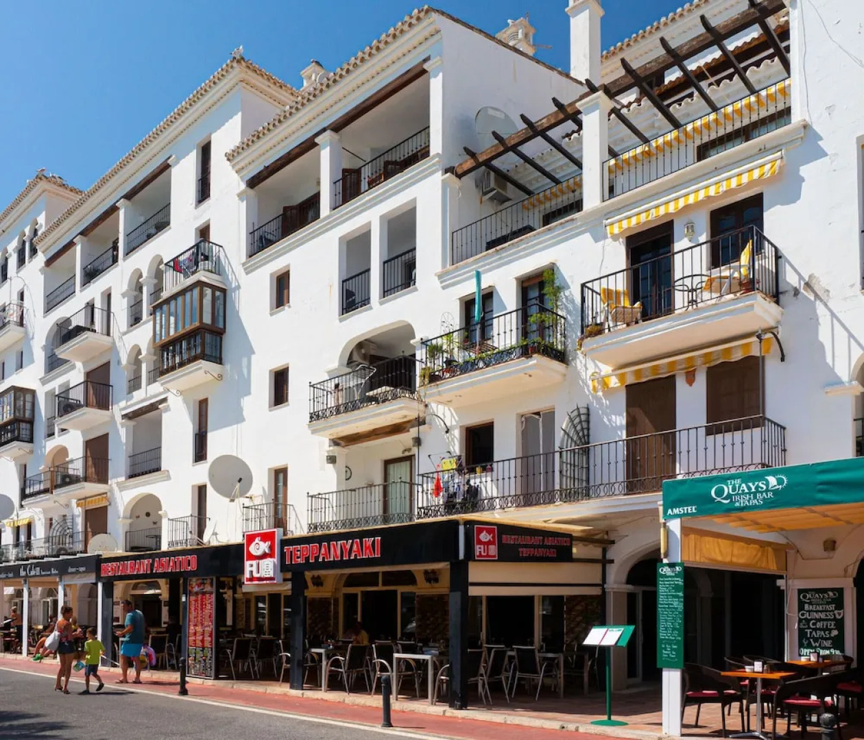 Beautiful Duquesa Harbour apt 2001