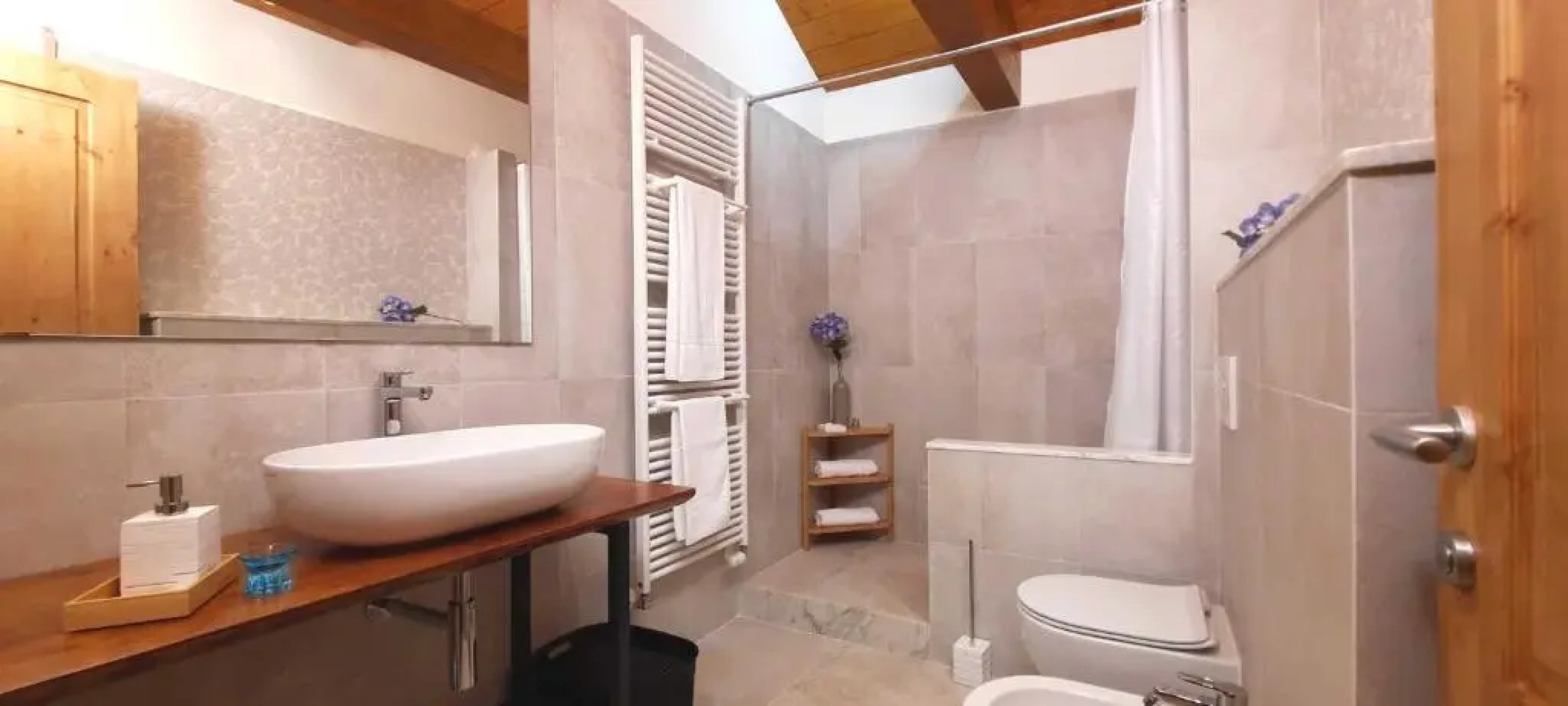 Camere B81 di Strain Neva