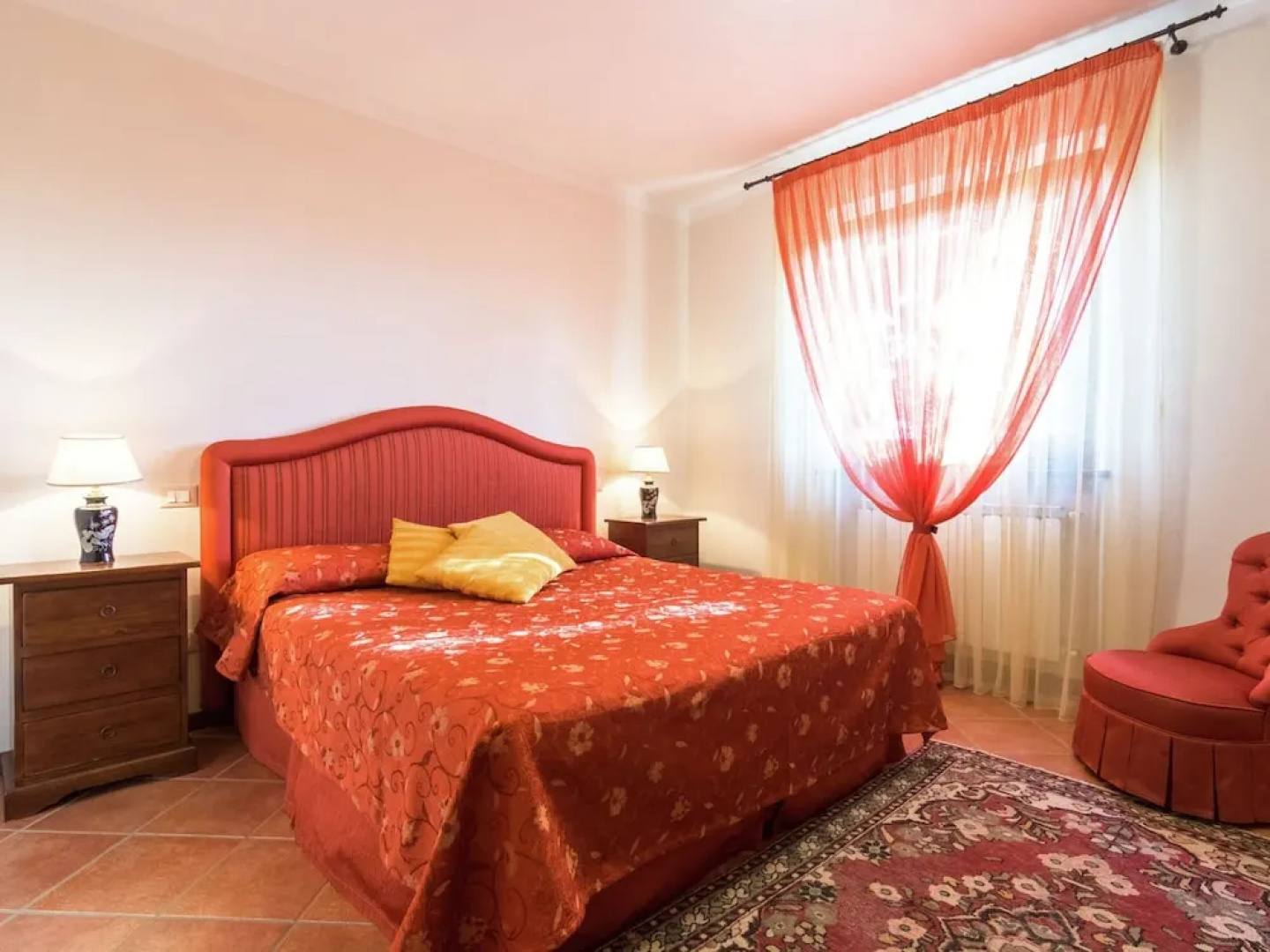 Villa in Lonnano With Pool
