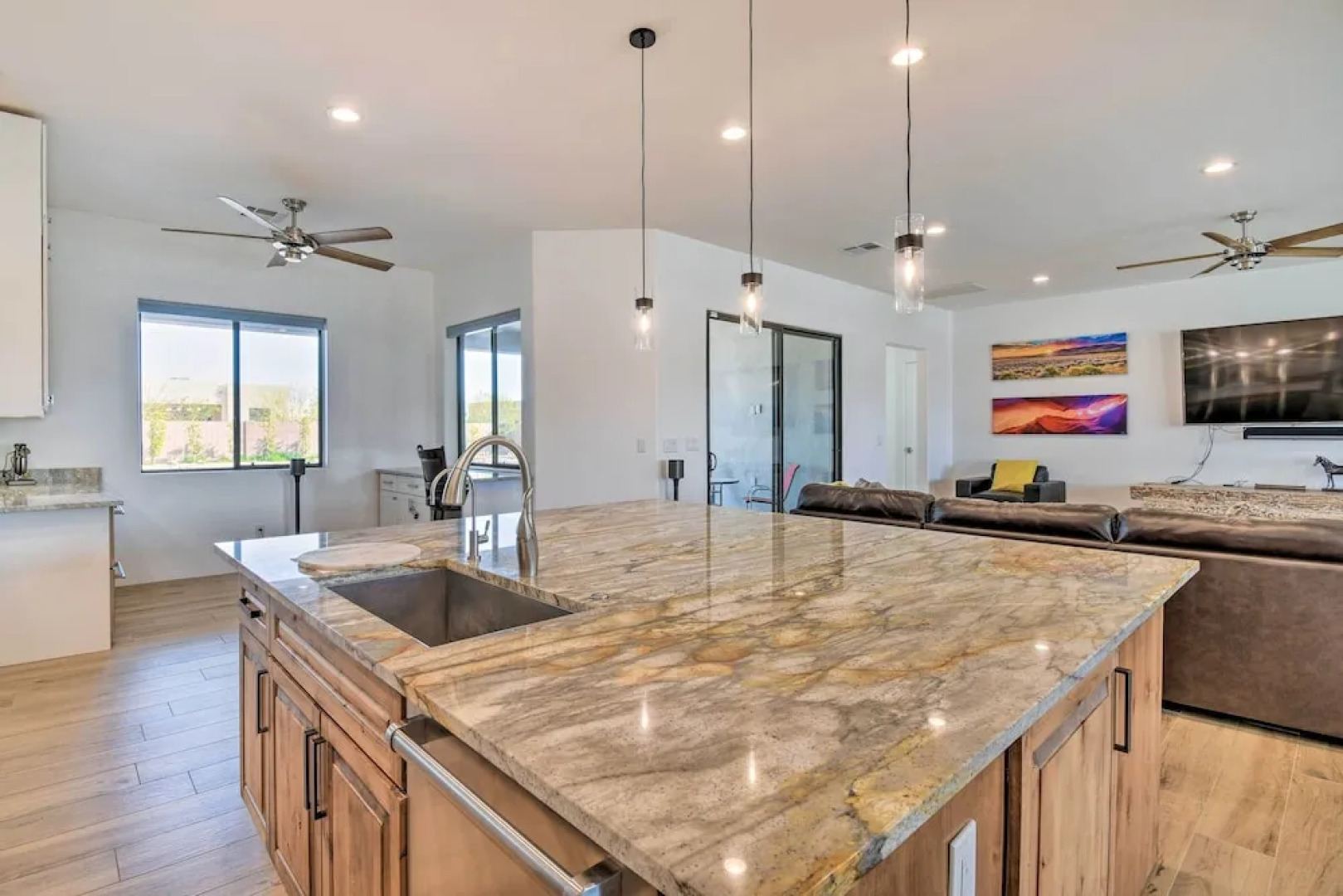 Desert Views, Fire Pit: Serene Phoenix Getaway