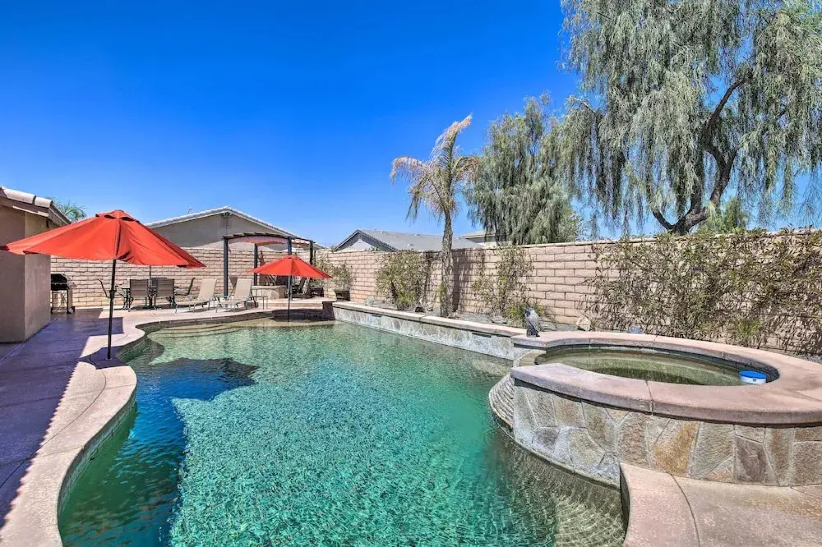 Coachella Retreat: Pool, Near Music Festivals