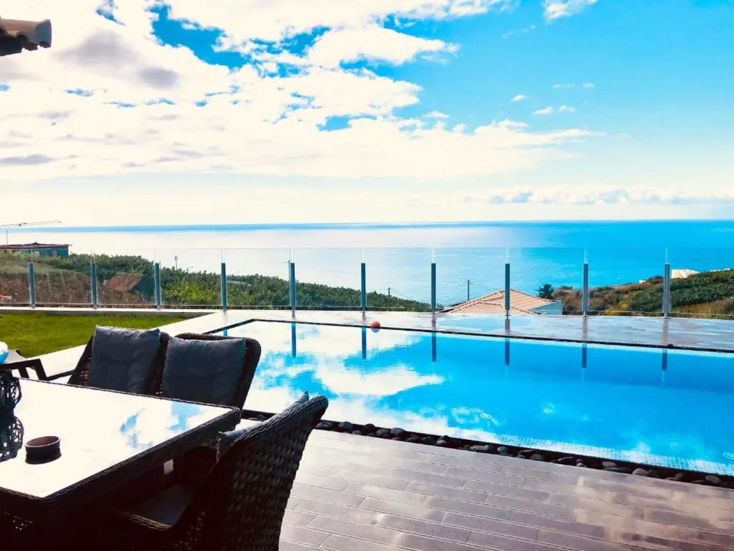 Villa Pinheira III heated pool