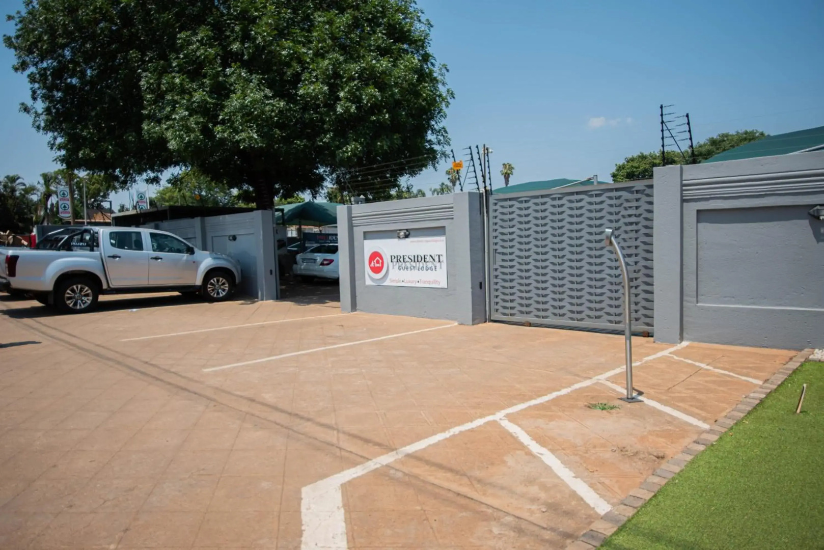 President Guest Lodge