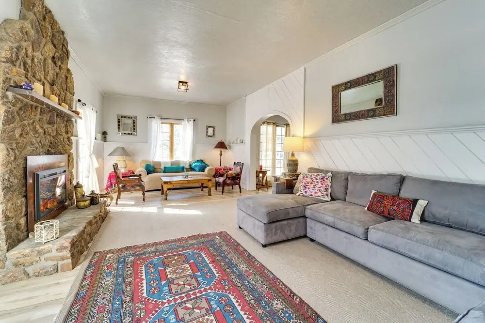 'dolorable' Home w/ Yard - Walk to River!