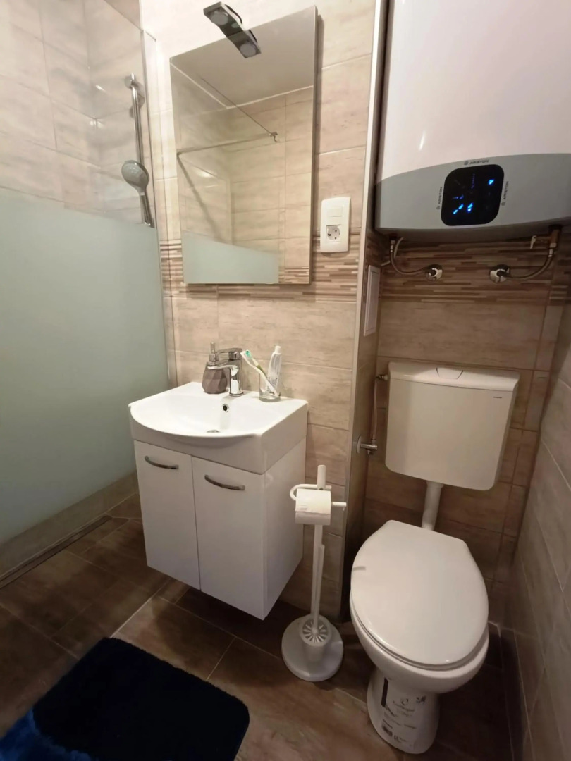 Beti Blu, Kaninska vas