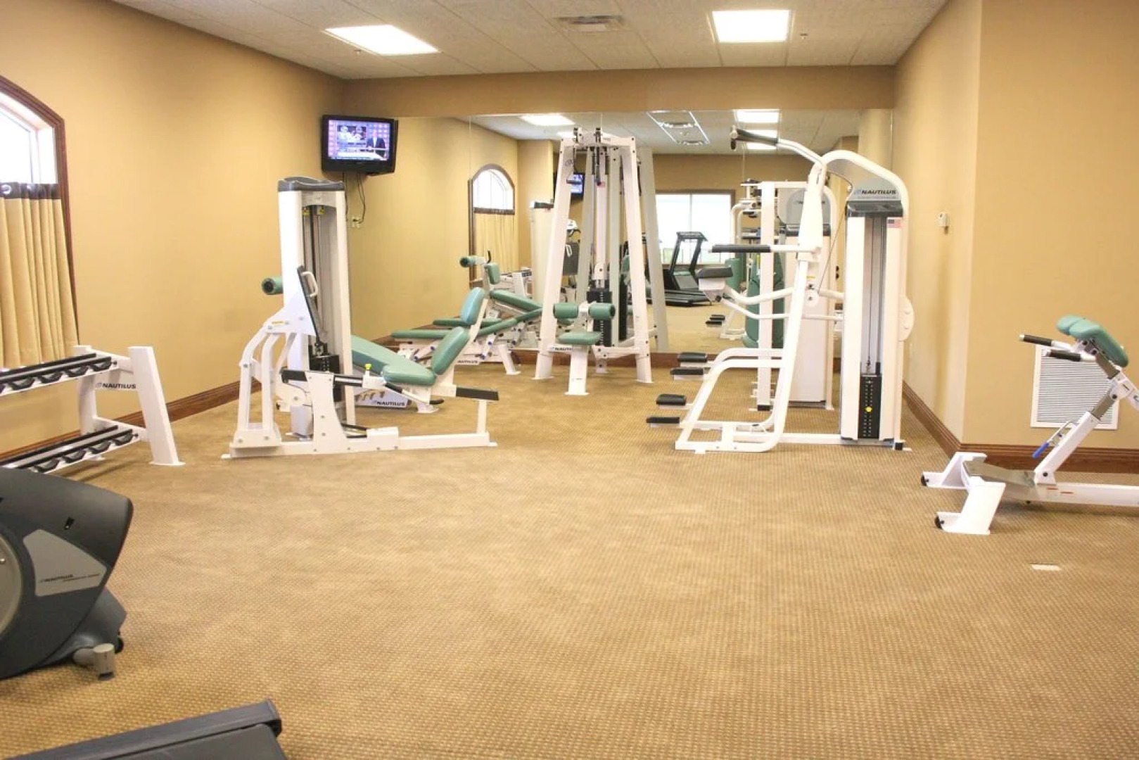 Delta Hotels by Marriott Huntington Mall