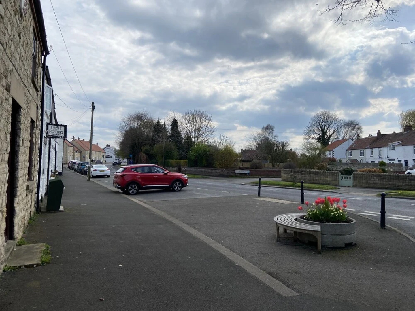 3 Bedroom Cottage, Sleeps 5 Village Location