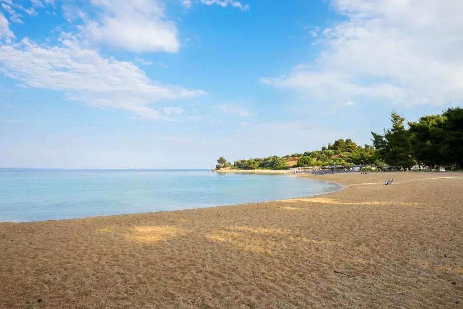 Lagomandra Beach & Suites