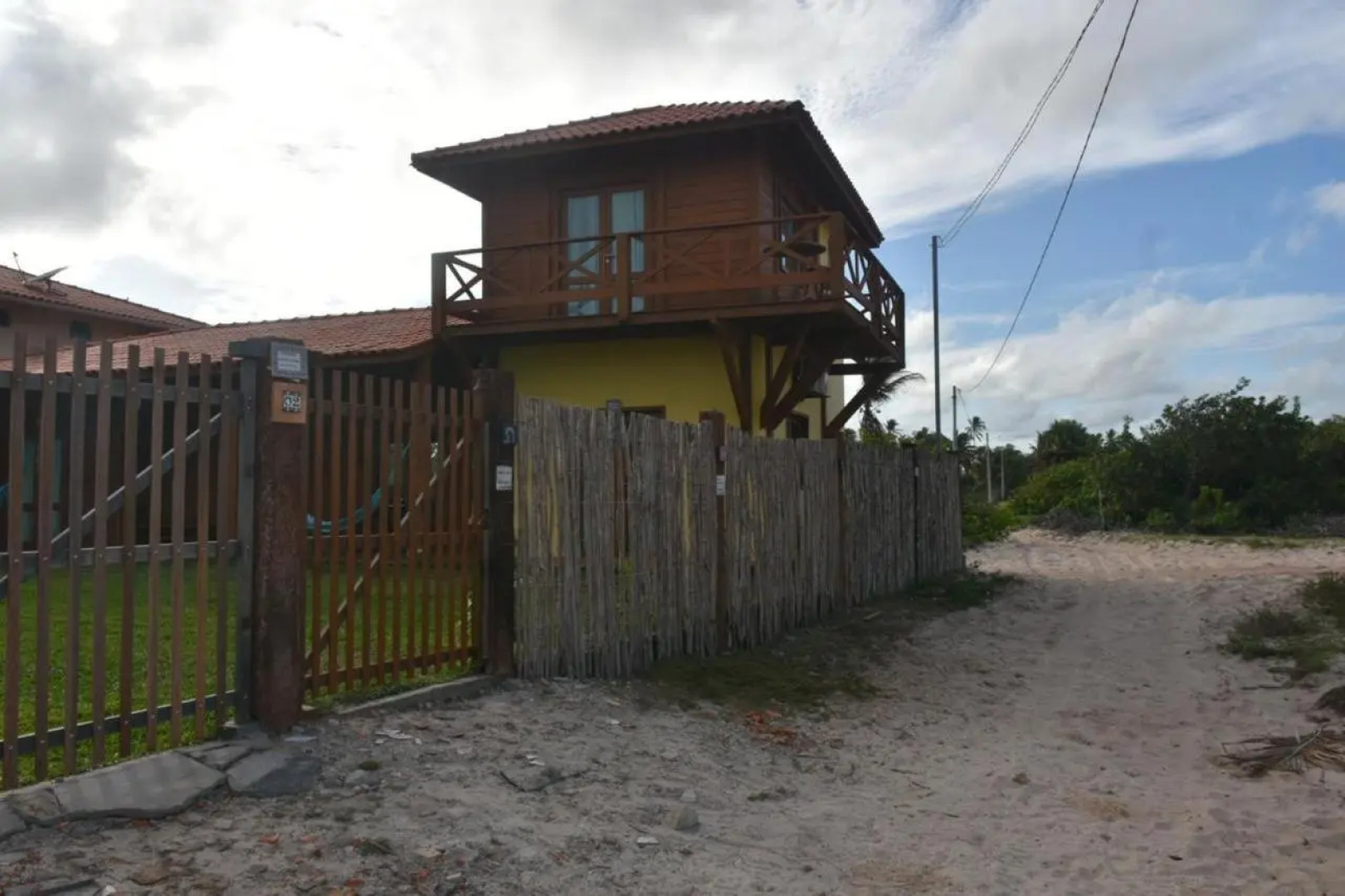 Tropical House Atins