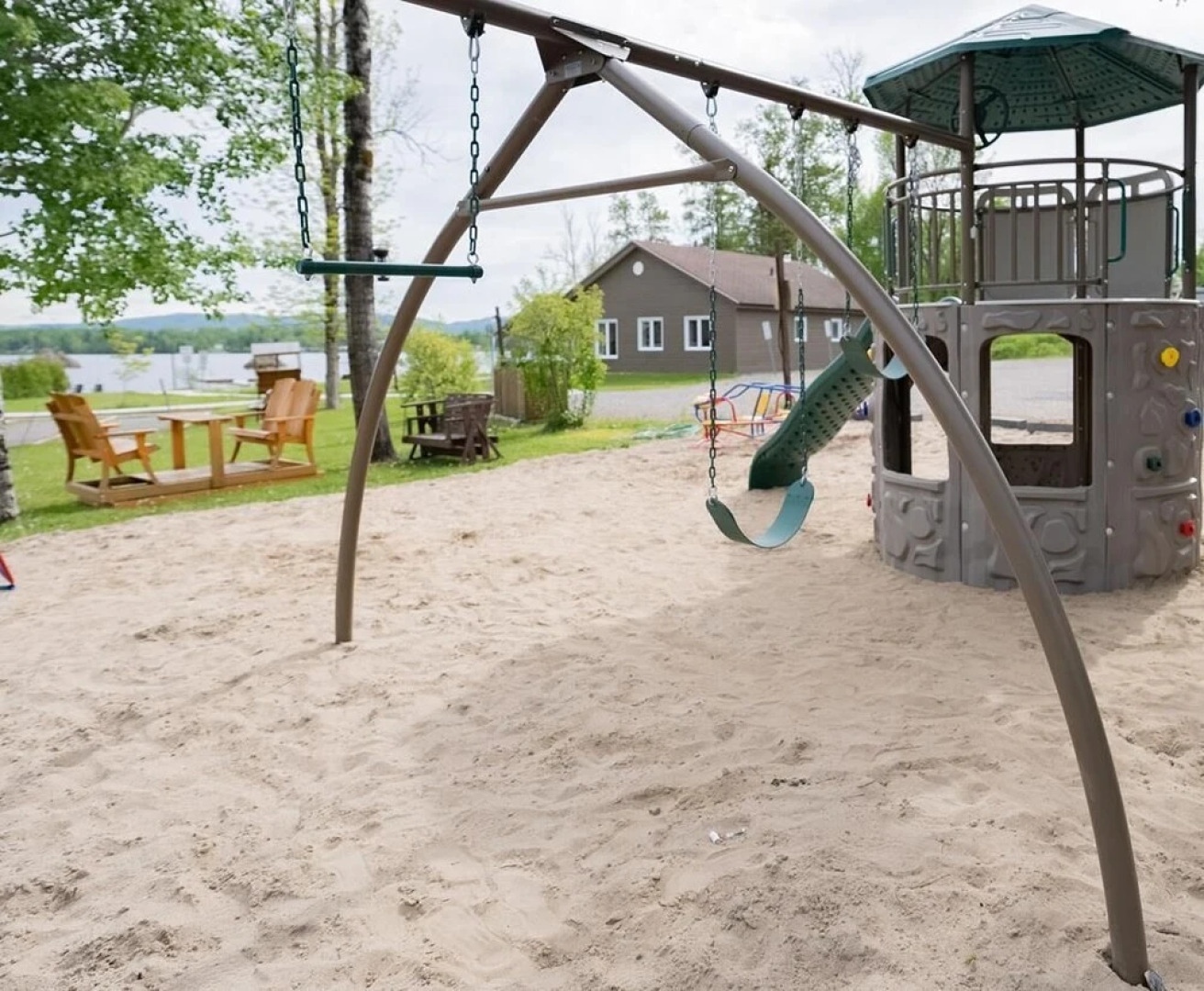 Chalets et Gîte au bord au bord du Lac Kénogami