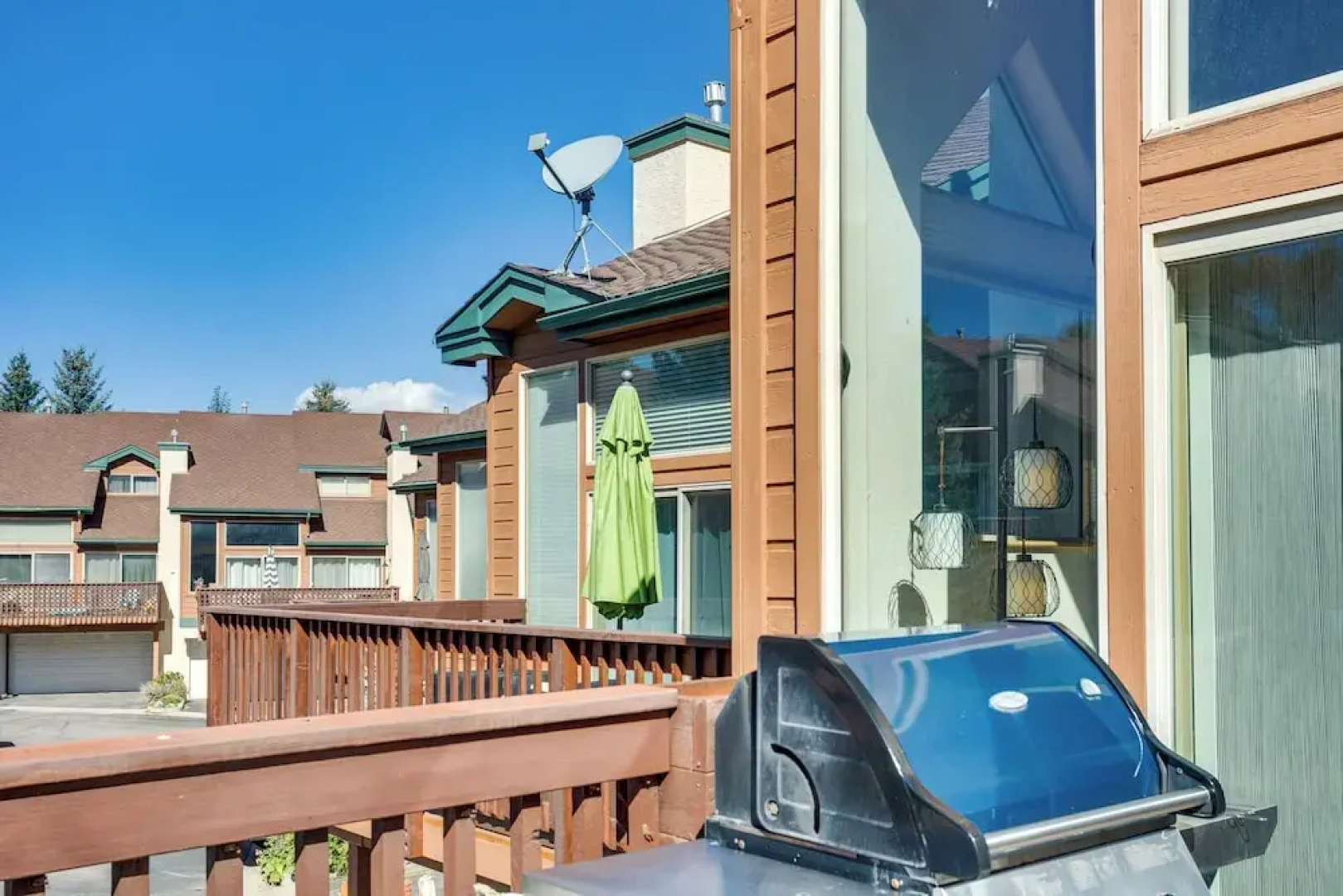 Cozy Colorado Retreat w/ Deck, Grill & Pool Access