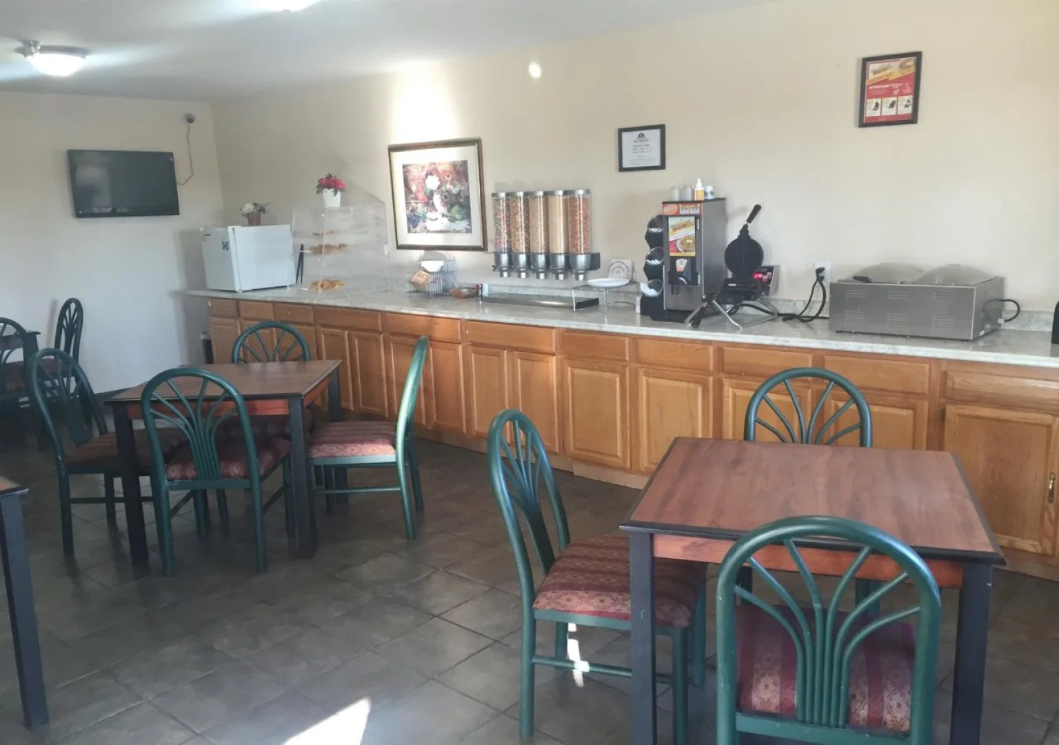 Express Inn & Suites Junction City