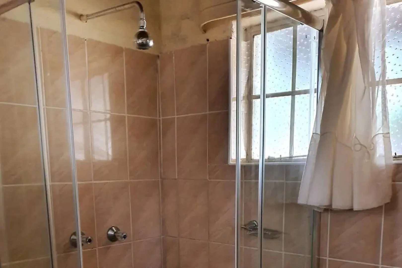 10 Guest Stay in the Mountains of Nyanga!