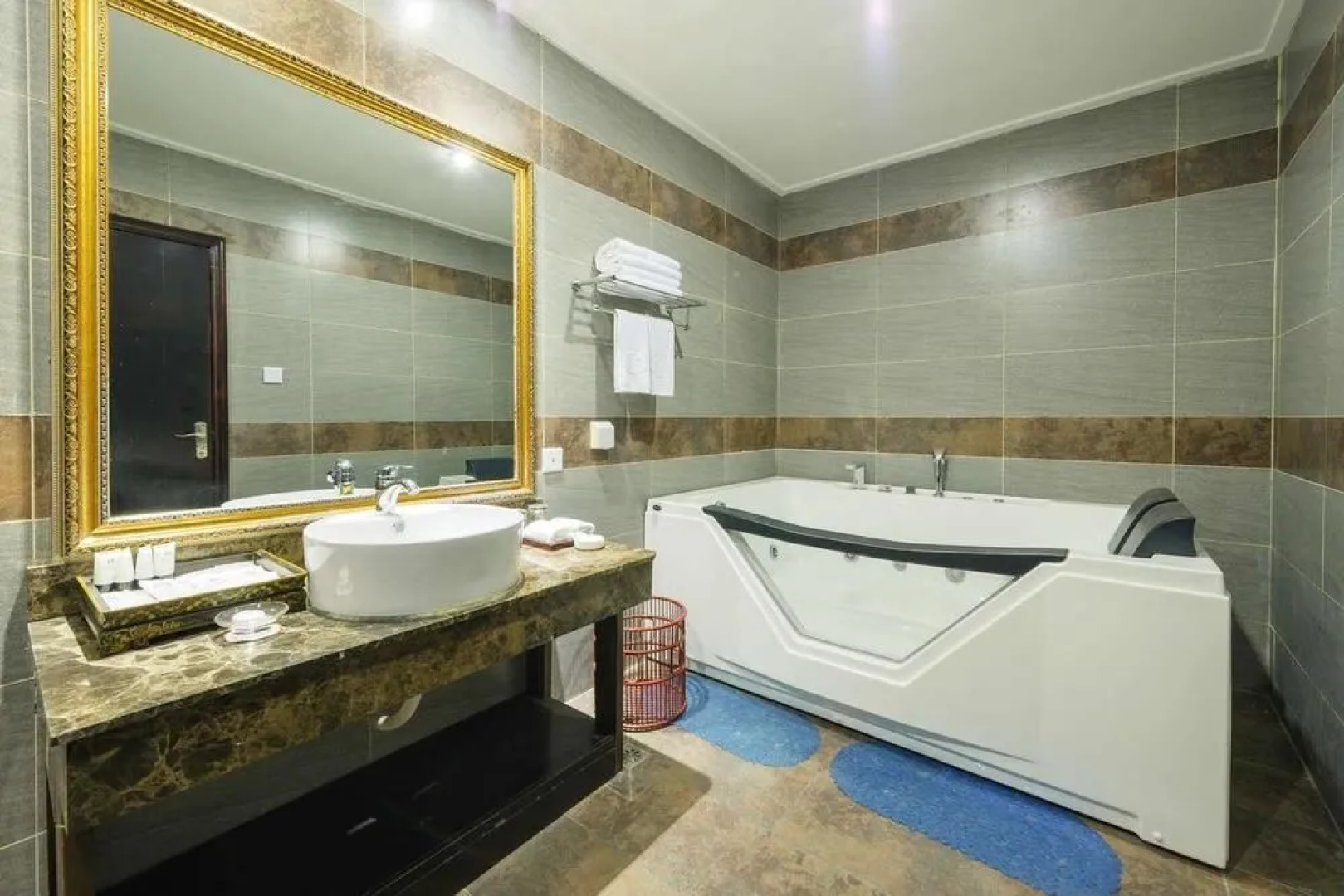 Xueyu Tiantang International Hotel