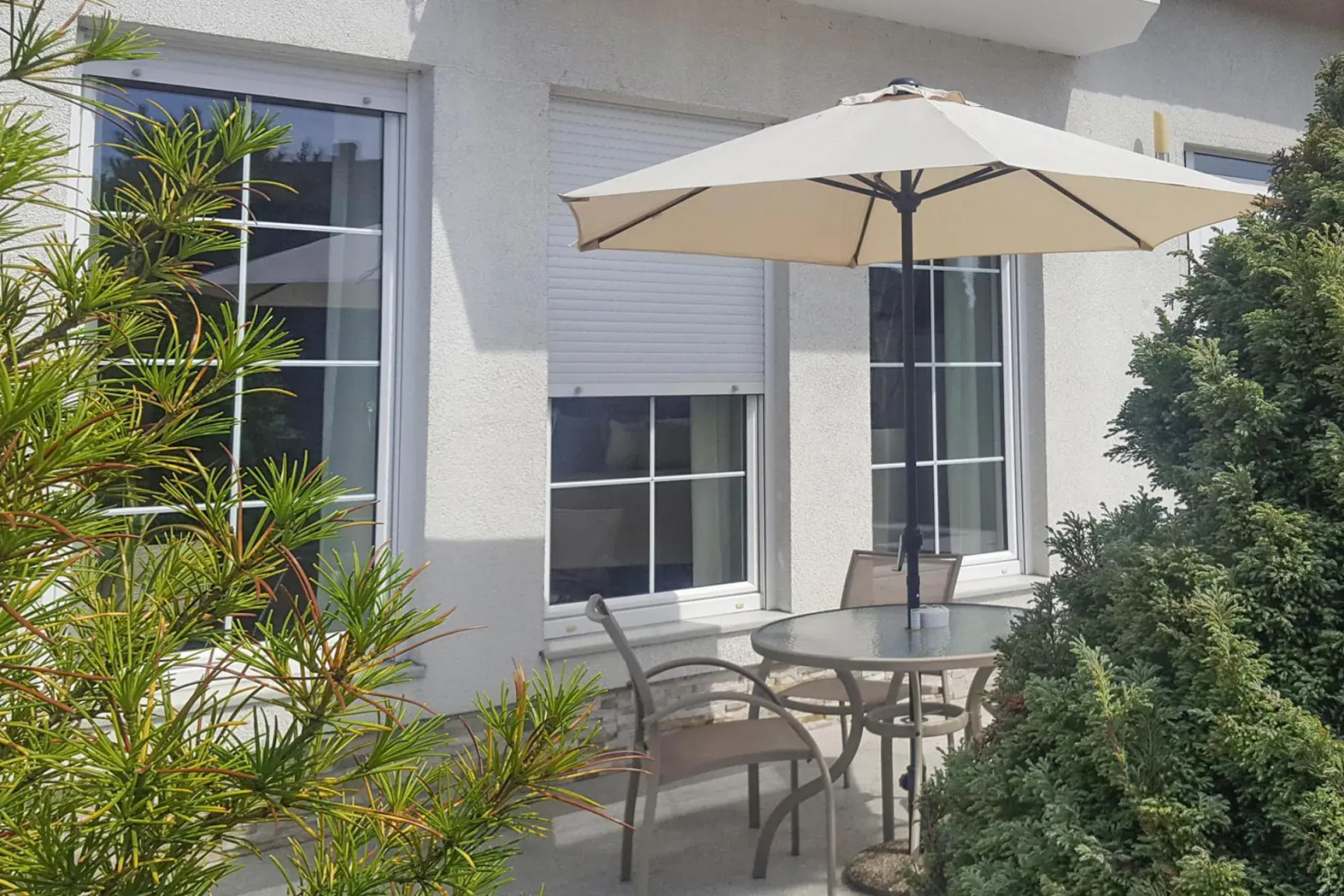 Large, Comfortable Holiday Villa, Private Garden