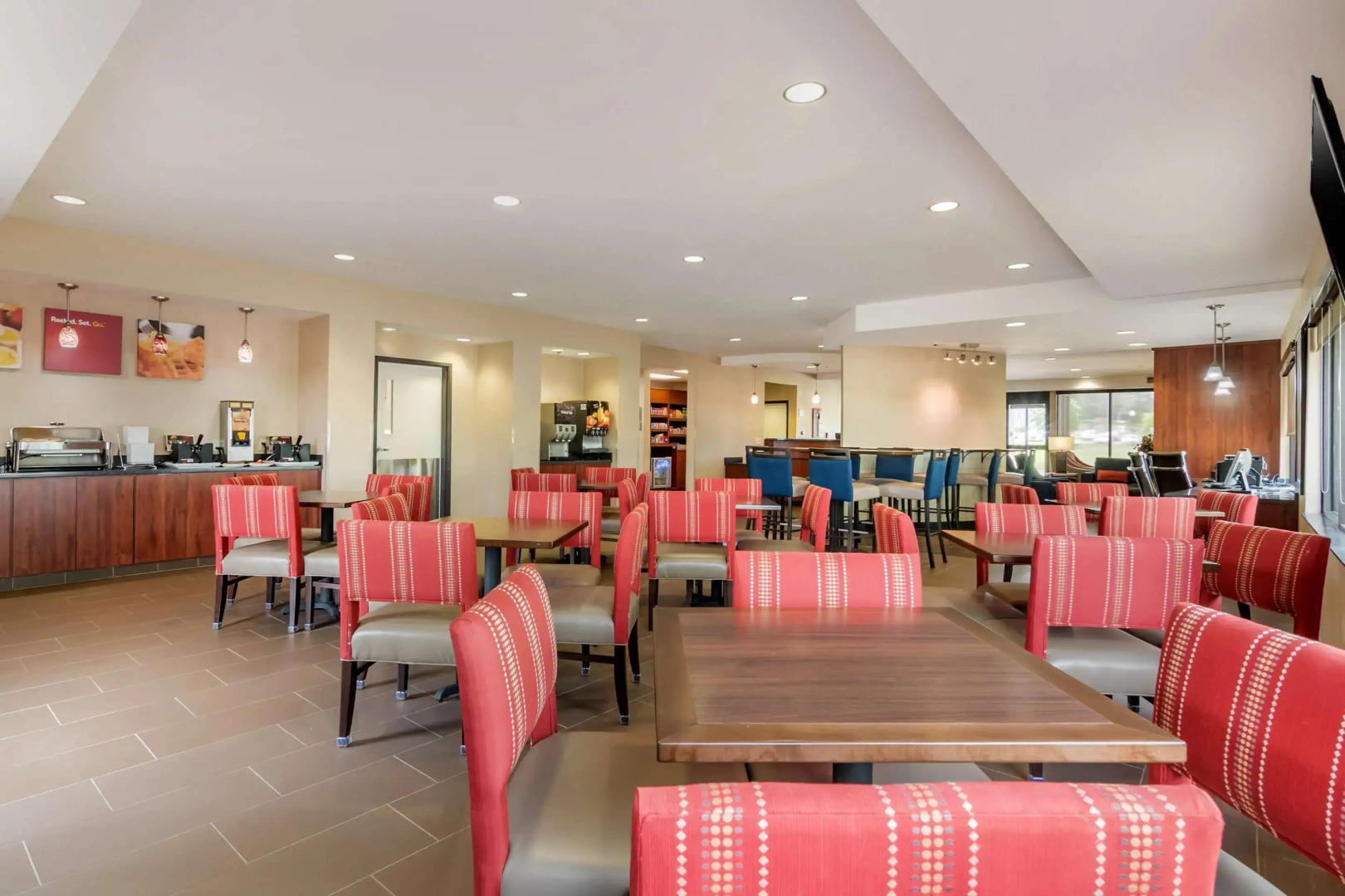 Comfort Suites Speedway - Kansas City