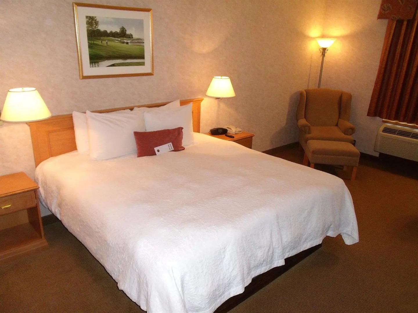 Humphry Inn & Suites