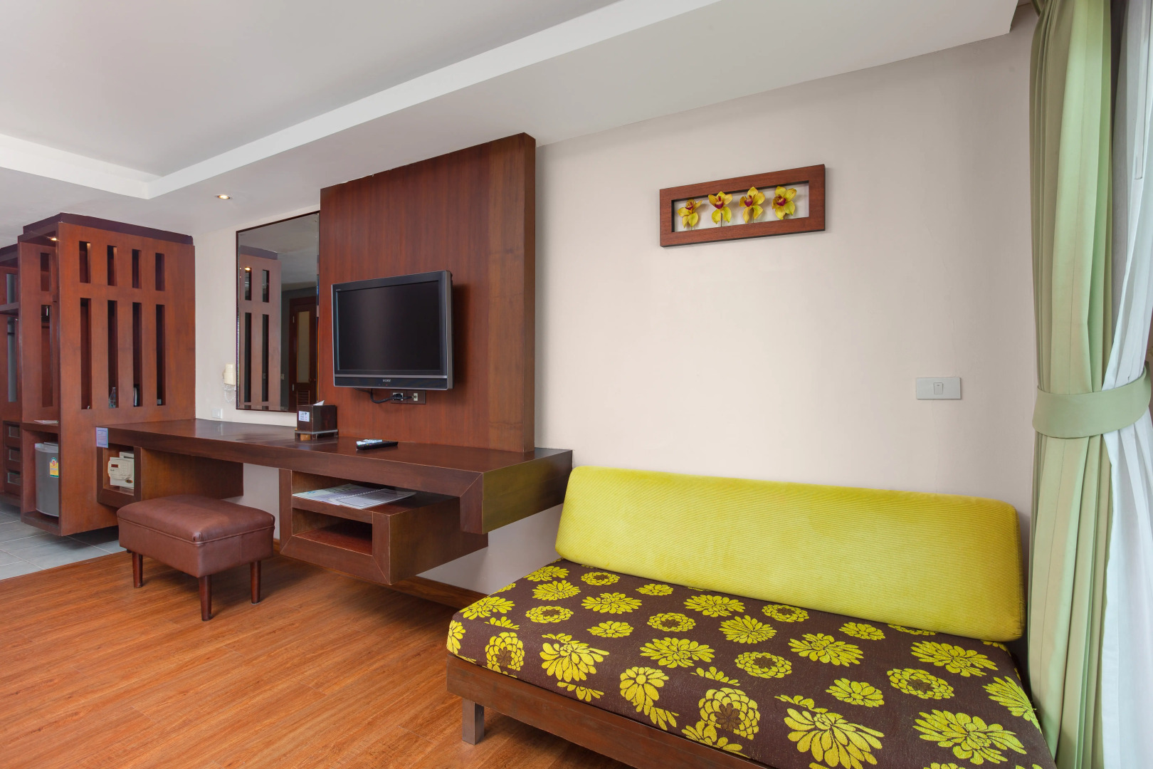 Thanthip Beach Resort